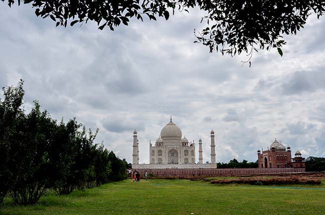 Monuments- Taj Mahal, Agra (India) - The Beauty of Taj Mahal in rainy season at Agra, Uttar Pradesh, India. by Anil