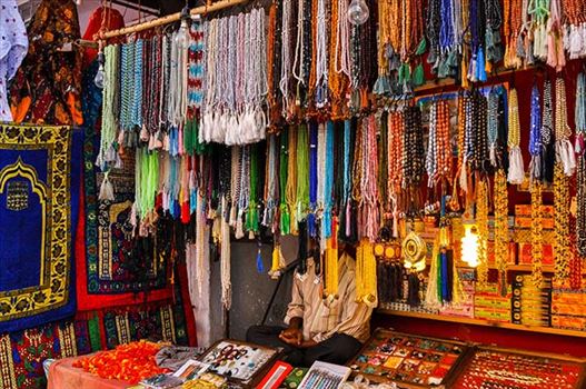 Beads and stones being sold at shrine market place of Ajmer Sharif Dargah the Mausoleum of Moinuddin Chishti, a sufi saint from India at Ajmer, Rajasthan, India.
