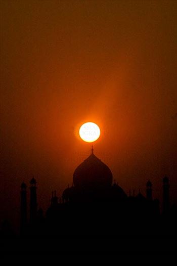 The Beauty of Taj Mahal "The Jewel of Muslim art in India" early in the morning at Agra, Uttar Pradesh, India.