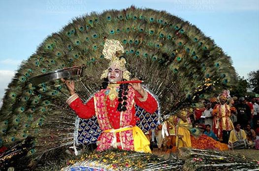 Rajasthani artist performing Radha-Krishan Leela at Holi and Elephant Festival at jaipur, Rajasthan (India).
.